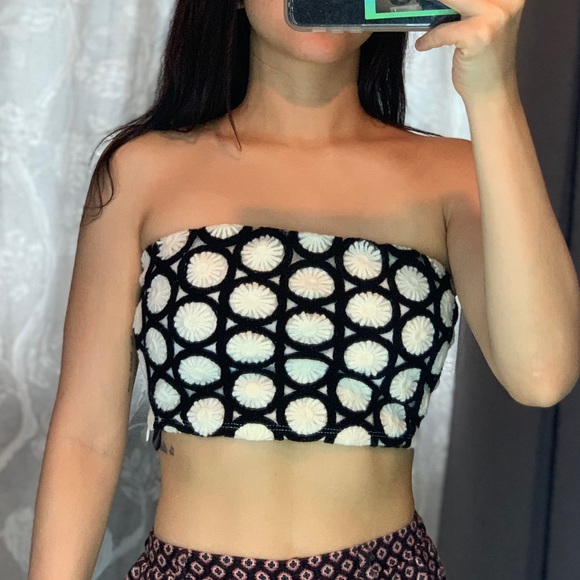 Cooperative Cropped Top - Picture 3 of 5